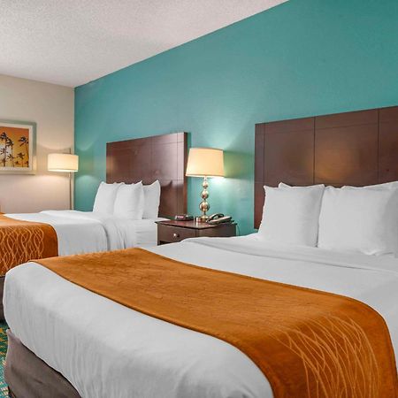 Comfort Inn & Suites Fort Lauderdale West Turnpike Lauderdale Lakes Exterior photo