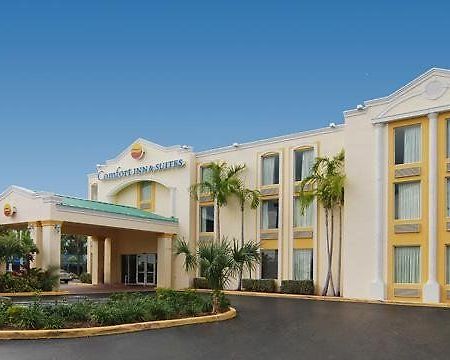 Comfort Inn & Suites Fort Lauderdale West Turnpike Lauderdale Lakes Exterior photo