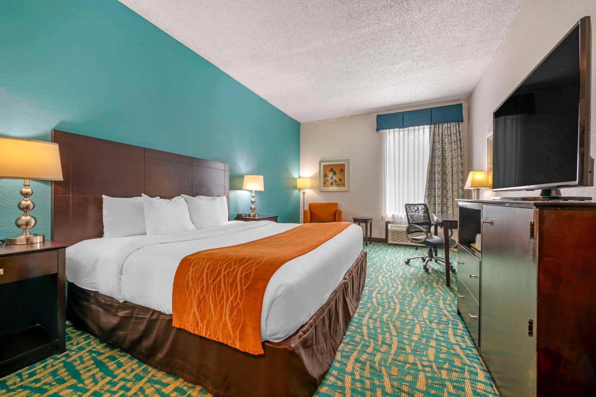 Comfort Inn & Suites Fort Lauderdale West Turnpike Lauderdale Lakes Exterior photo